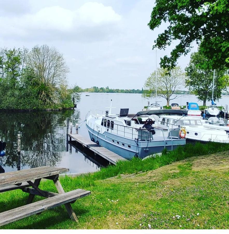 Boathouse At Unescco Fort And Magnificent Lake-View Roelofarendsveen Exterior photo